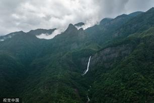 江西九江：庐山瀑布再现“飞流直下三千尺”景观