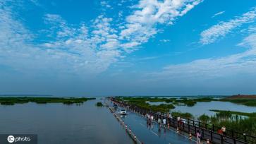 受强降雨影响 江西永修再现最美水上公路景观