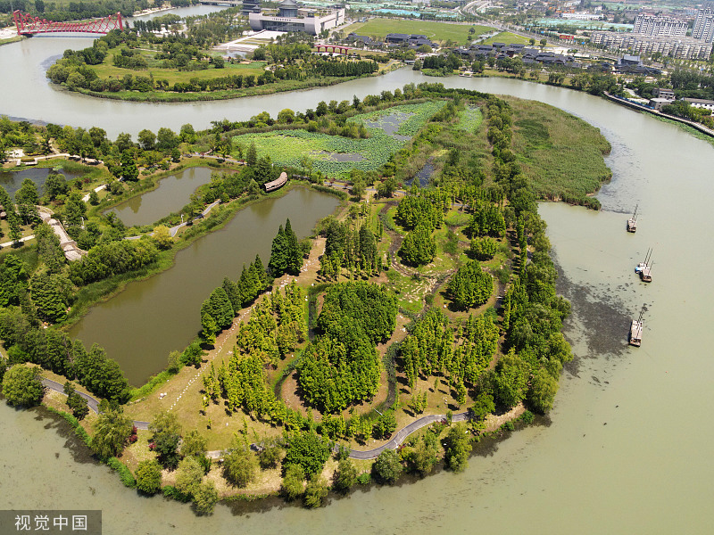 江苏扬州：运河三湾景区景色宜人
