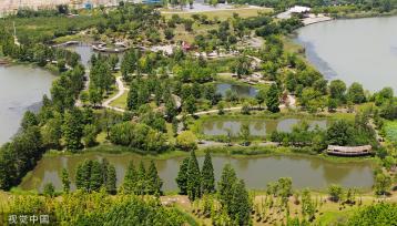 江苏扬州：运河三湾景区景色宜人