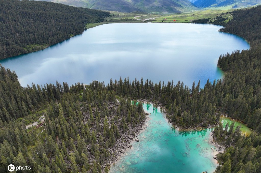 航拍甘孜“康巴第一圣湖”措普湖 风光壮美