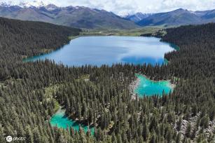 航拍甘孜“康巴第一圣湖”措普湖 风光壮美