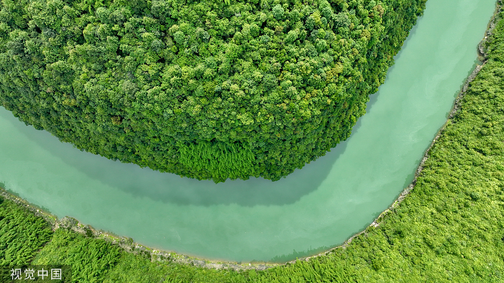 重庆：酉水河国家湿地公园绿意盎然
