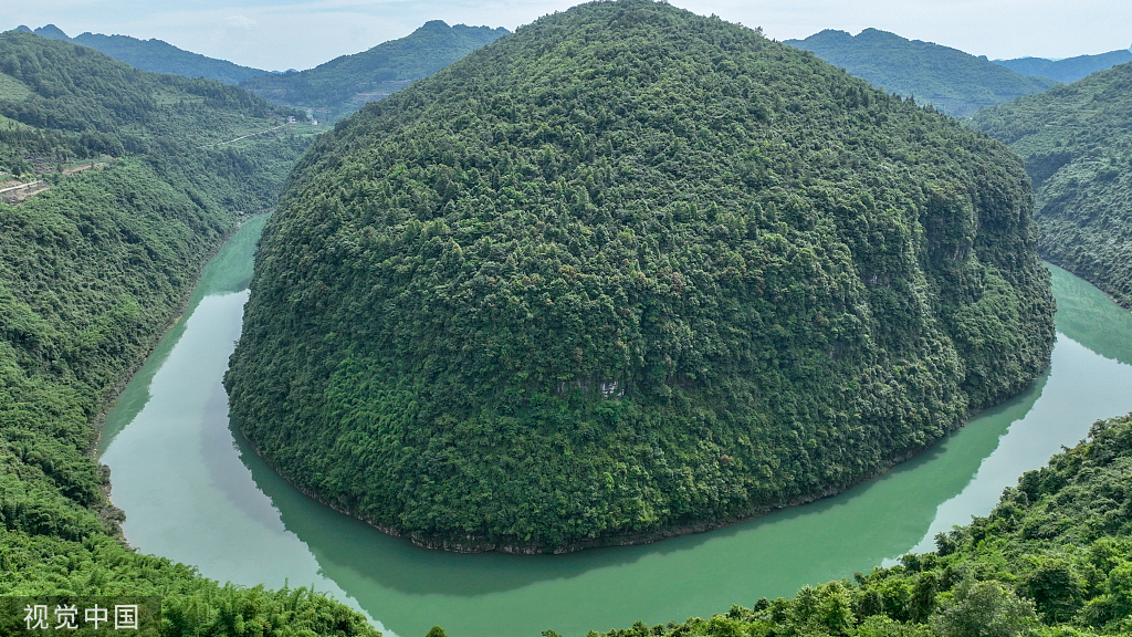 重庆：酉水河国家湿地公园绿意盎然