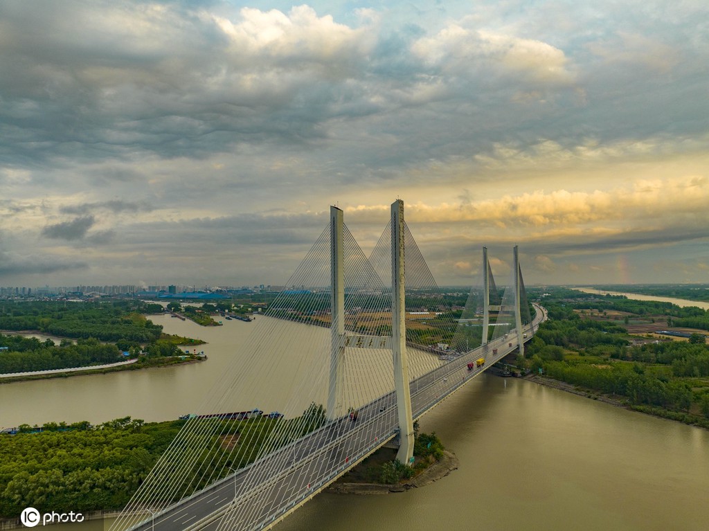 江苏淮安：入梅首日 暴雨过后虹霞美