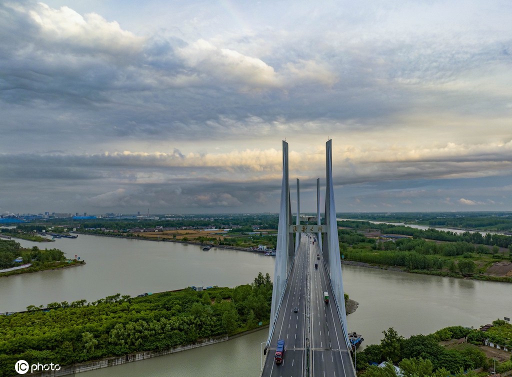 江苏淮安：入梅首日 暴雨过后虹霞美