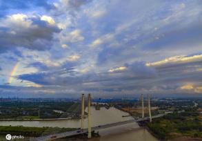 江苏淮安：入梅首日 暴雨过后虹霞美
