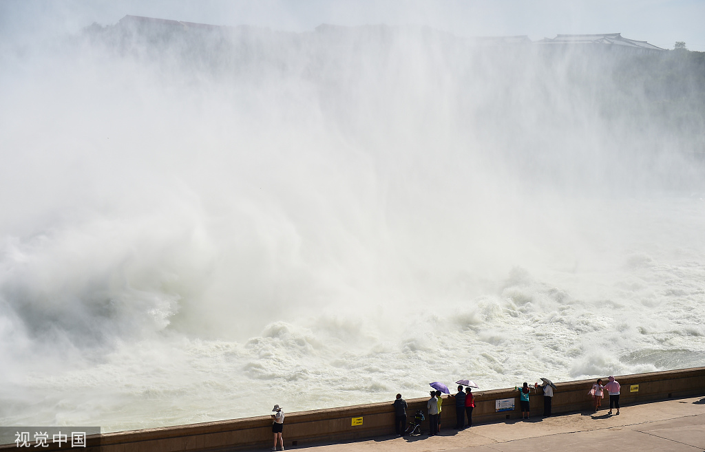 黄河调水调沙有序进行 小浪底泄水气势磅礴