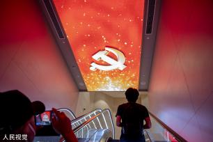 上海中共一大纪念馆恢复开放 市民有序参观