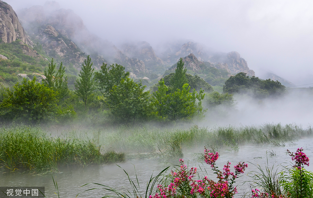 山东日照：潮白河雾气飘渺宛若仙境
