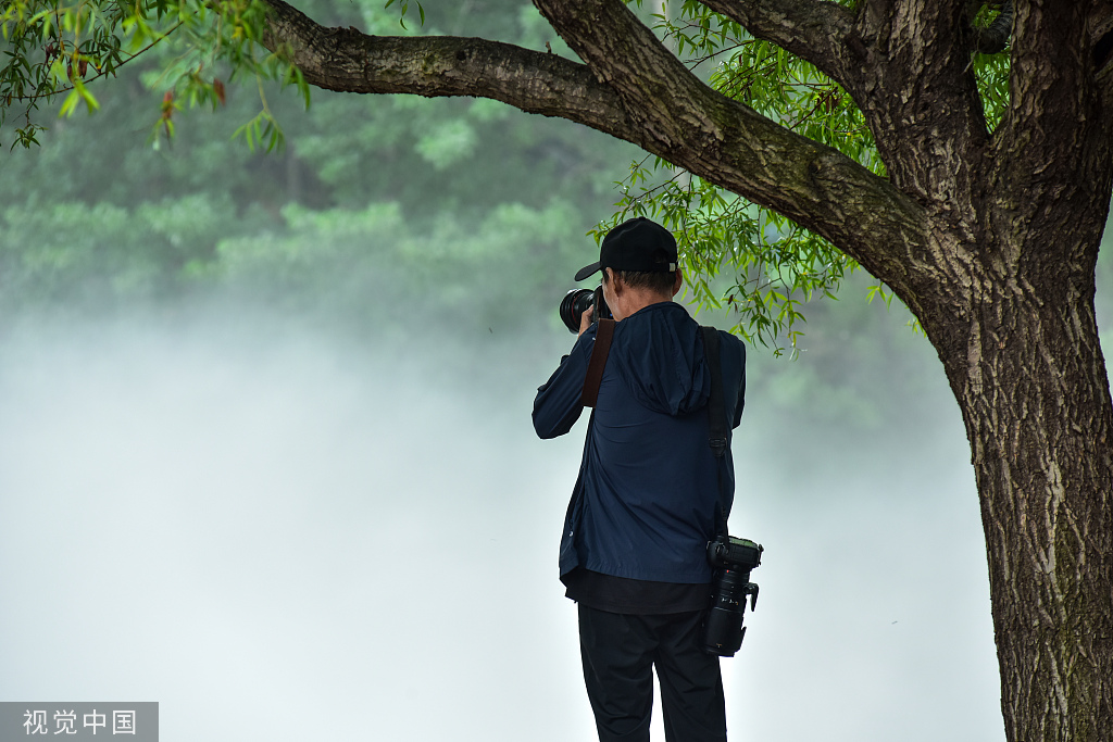 山东日照：潮白河雾气飘渺宛若仙境