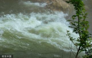 山东日照：潮白河雾气飘渺宛若仙境