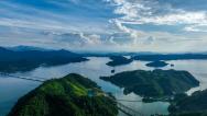 浙江淳安：千岛湖呈现“蓝色湖光”