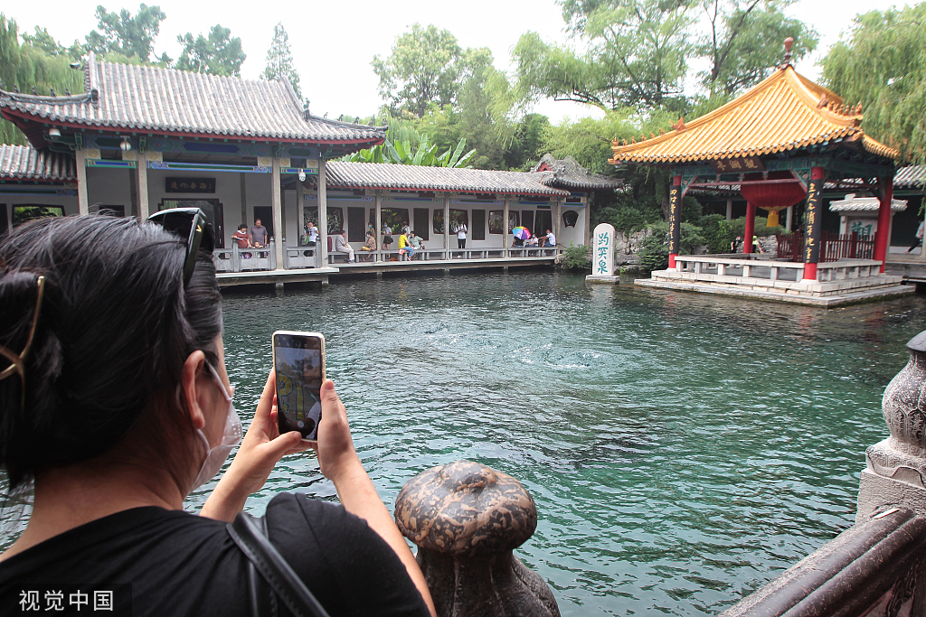 济南：趵突泉“喝饱” 地下水位持续回升