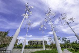 北京：国家速滑馆开馆 众多游客前来体验奥运赛道