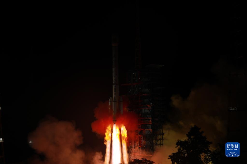 我国成功发射天链二号03星