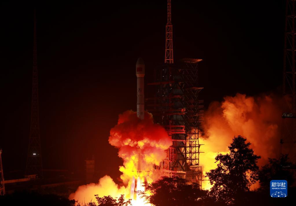 我国成功发射天链二号03星