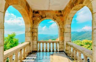 河南信阳：“醉”美鸡公山 盛夏无酷暑