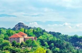 河南信阳：“醉”美鸡公山 盛夏无酷暑