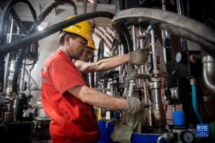 武汉：夏日施工忙