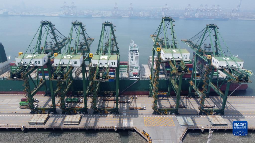 天津港上半年吞吐量实现“双增长”