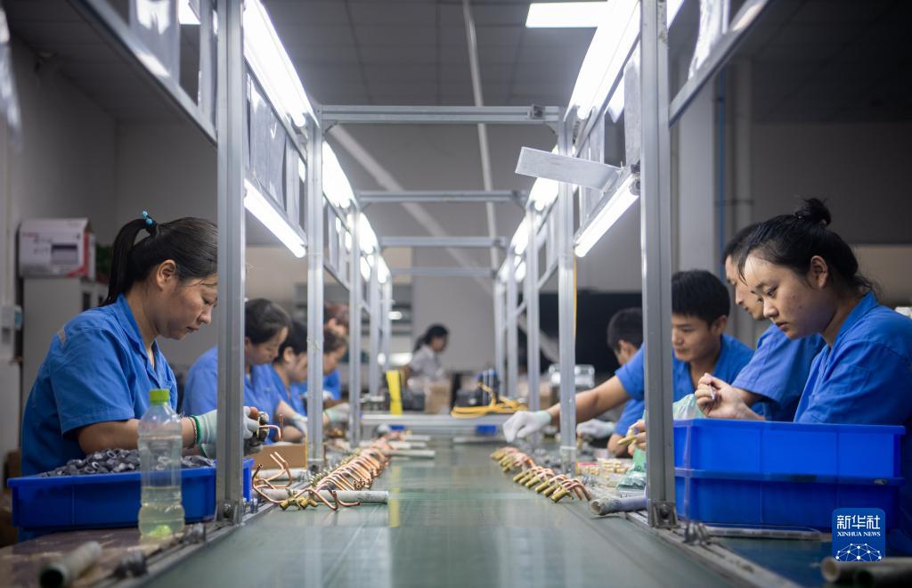 湖北：“老产业”新起来 “新产业”强起来