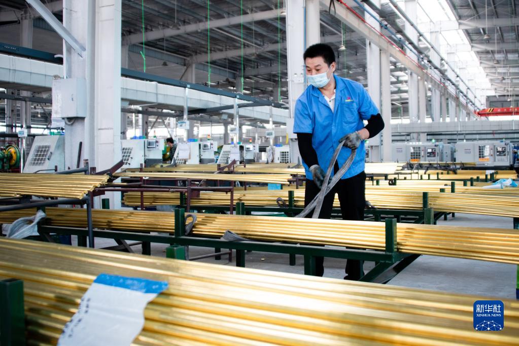 湖北：“老产业”新起来 “新产业”强起来