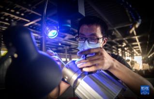 湖北：“老产业”新起来 “新产业”强起来