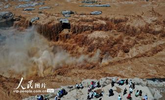 山西吉县：黄河壶口瀑布迎客来