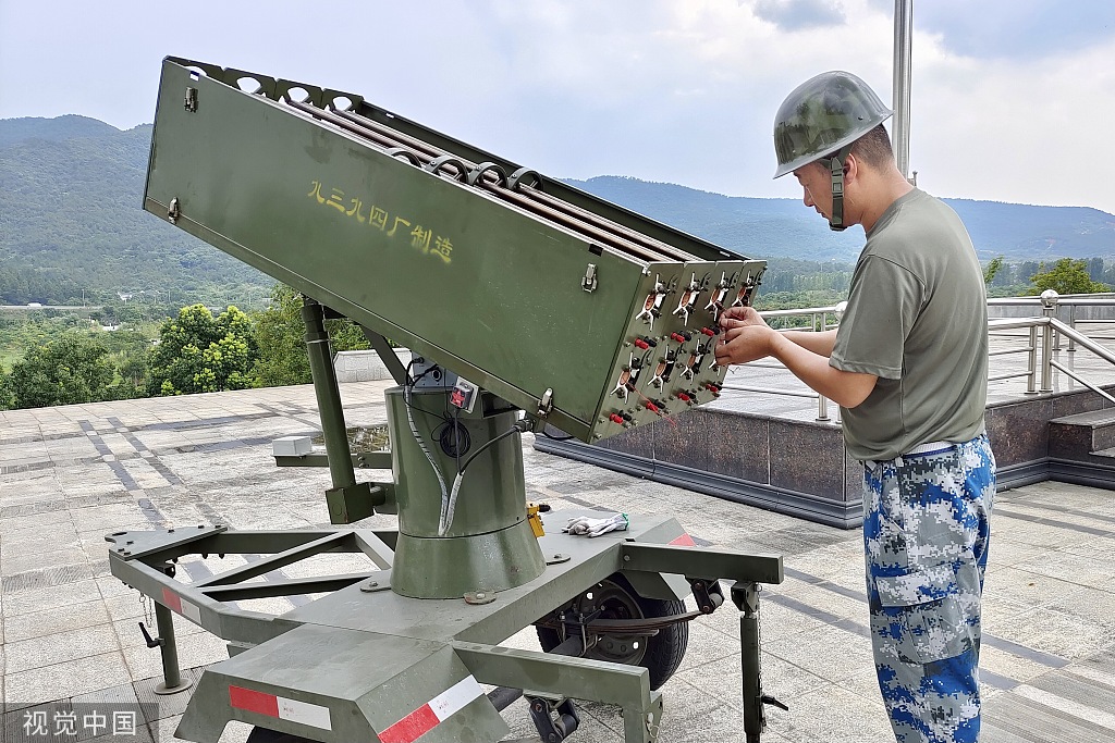 浙江长兴：人工增雨缓解旱情