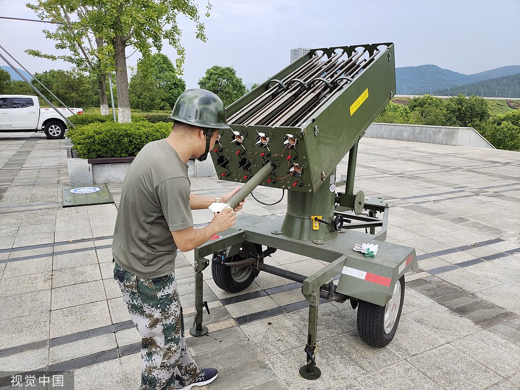 浙江长兴：人工增雨缓解旱情