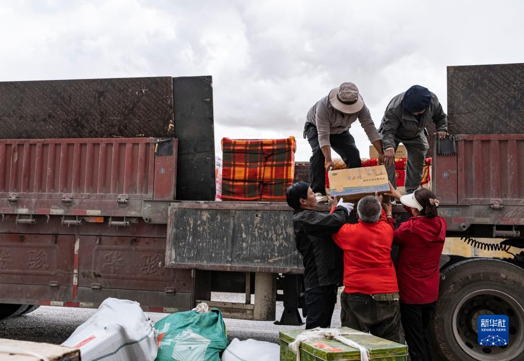全国海拔最高县双湖县牧民生态搬迁