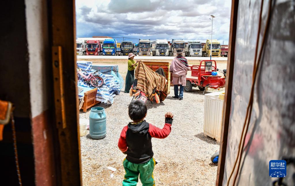 全国海拔最高县双湖县牧民生态搬迁