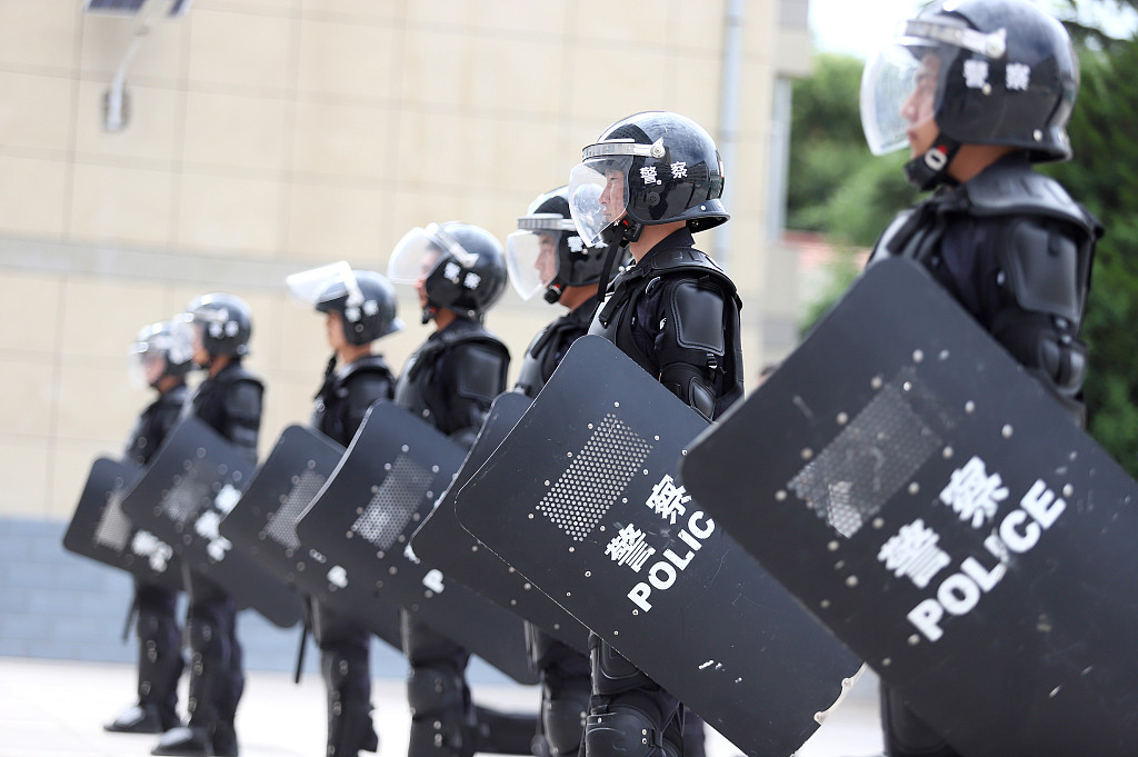 甘肃平凉：特巡警大队开展防暴演练