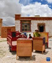 全国海拔最高县双湖县牧民生态搬迁