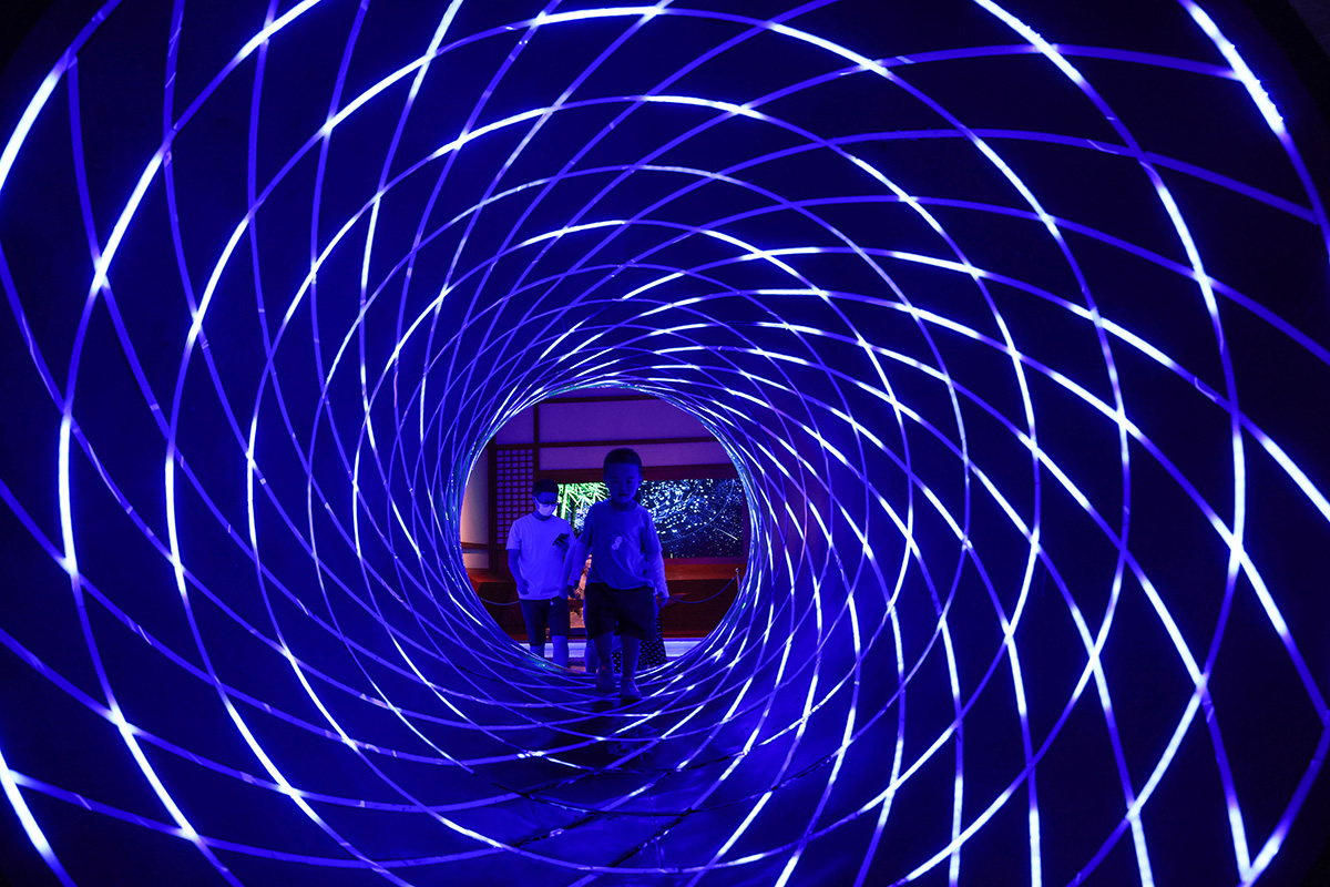 “中国天眼”所在地：从贫瘠村镇到天文小镇