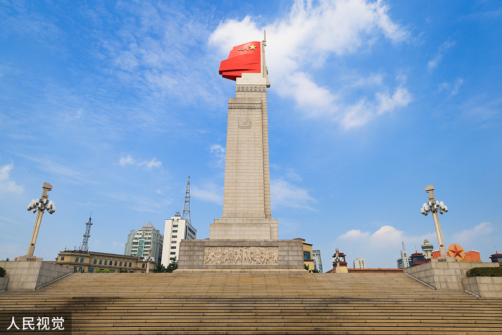八一南昌起义纪念塔“焕新颜” 军旗格外醒目