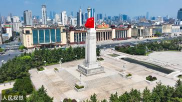 八一南昌起义纪念塔“焕新颜” 军旗格外醒目