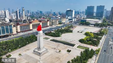 八一南昌起义纪念塔“焕新颜” 军旗格外醒目