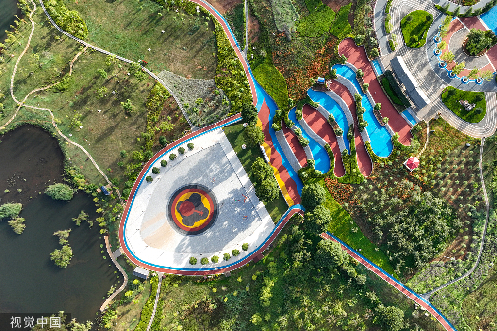 云南个旧：守绿增金 废弃矿山变身生态公园