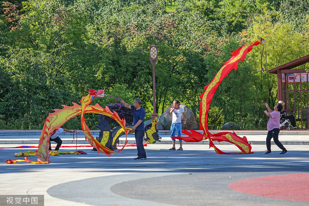 云南个旧：守绿增金 废弃矿山变身生态公园