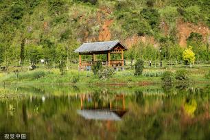 云南个旧：守绿增金 废弃矿山变身生态公园