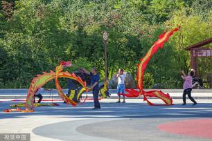 云南个旧：守绿增金 废弃矿山变身生态公园