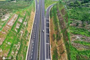 我国高速公路网络已连接全国约95%人口