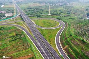 我国高速公路网络已连接全国约95%人口