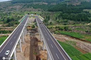 我国高速公路网络已连接全国约95%人口