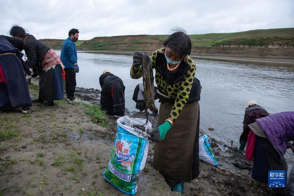 村民巡河队 守护母亲河