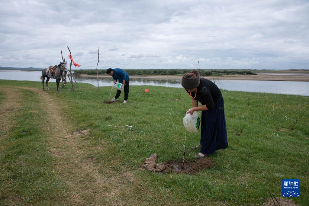 村民巡河队 守护母亲河