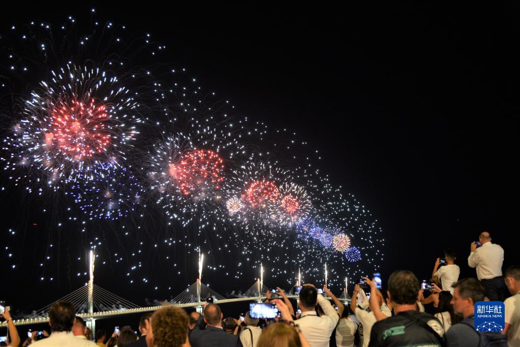 中企承建的克罗地亚佩列沙茨大桥举行通车仪式