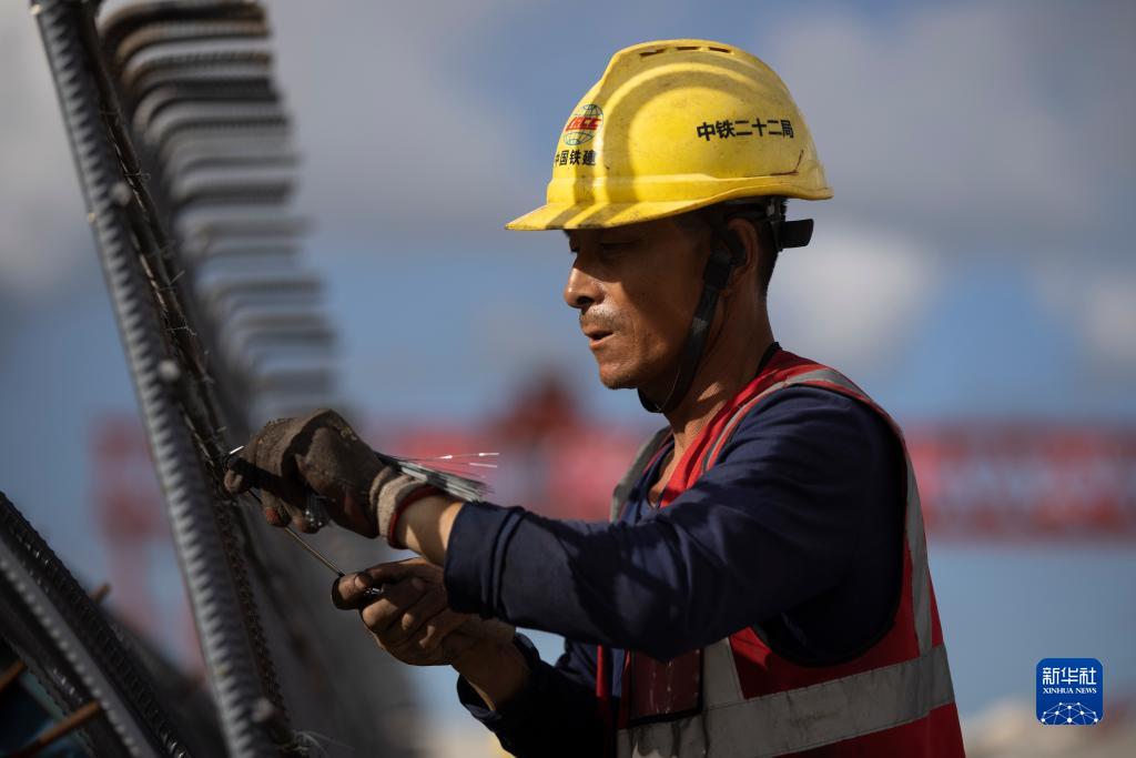 哈伊高铁施工忙